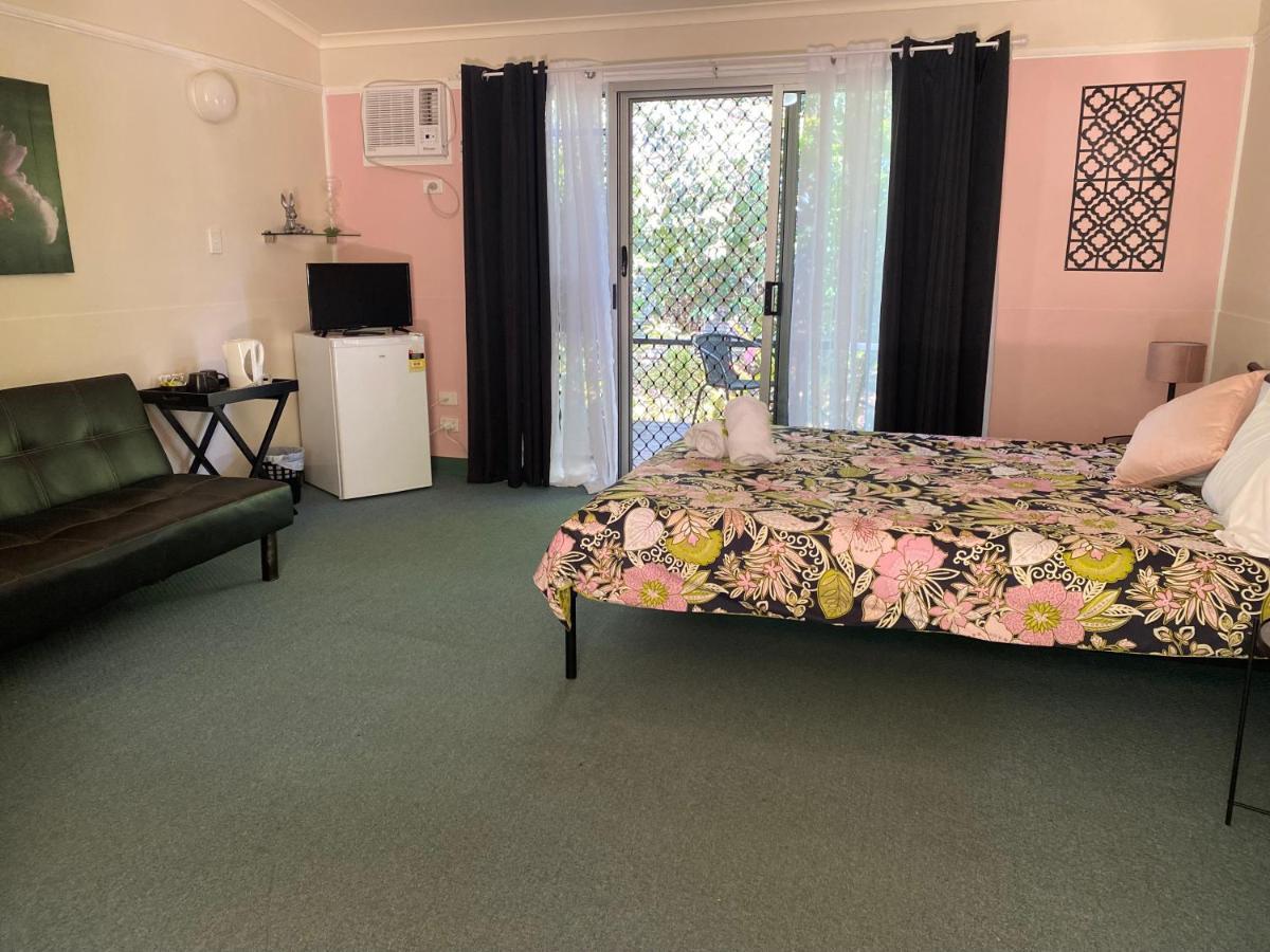 Colonial Village Resort Hervey Bay Esterno foto