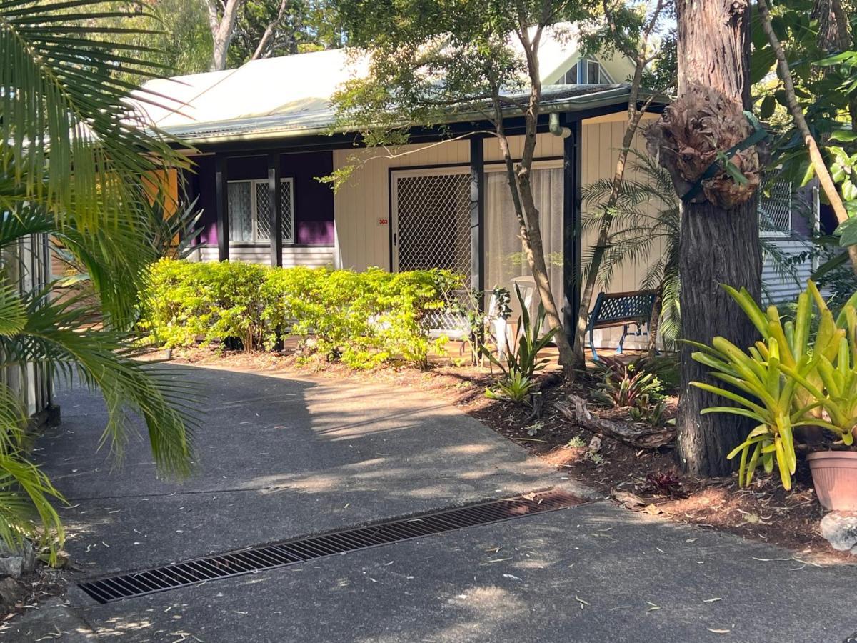 Colonial Village Resort Hervey Bay Esterno foto